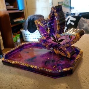 Ashtrays and rolling trays